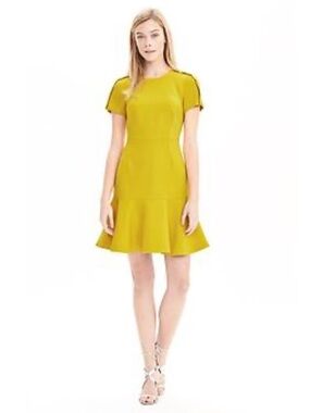 Banana Republic Short Sleeve Crewneck Flounce Dress